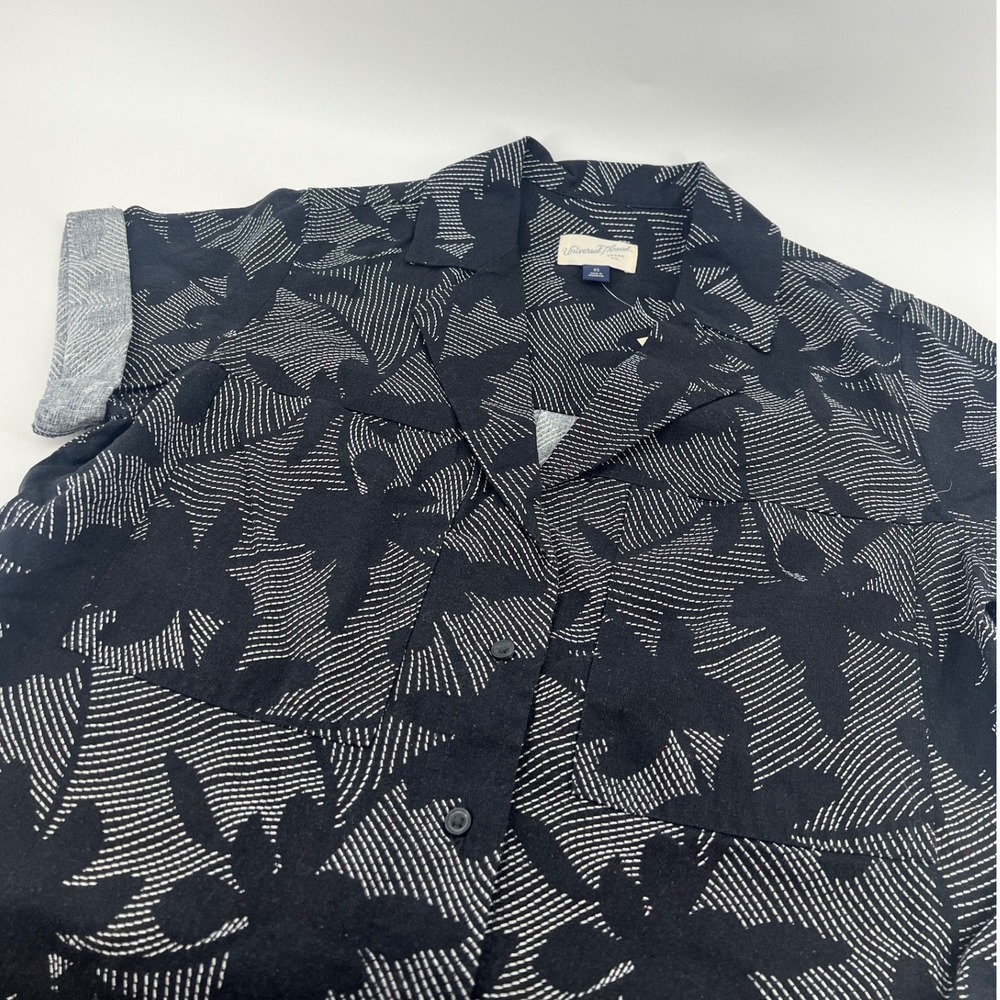 Universal Thread Womens XS Black White Floral Linen Blend Button Down Shirt NWT